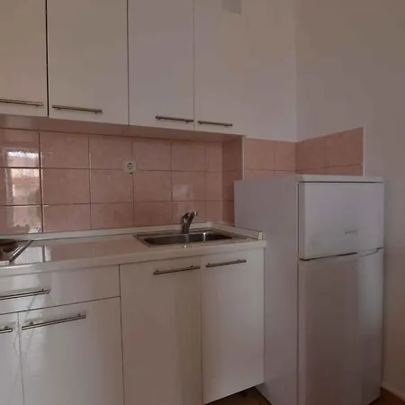 Two-bedroom In Pula Viii Appartement