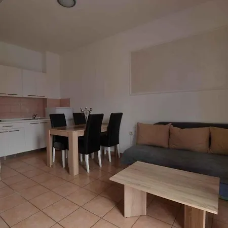 Two-bedroom In Pula Viii * Vintijan