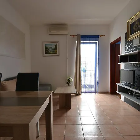Appartement Two-bedroom In Pula Viii *