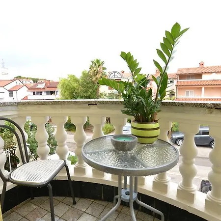 Appartement Two-bedroom In Pula Viii