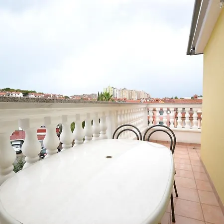 Two-bedroom In Pula Viii Apartament