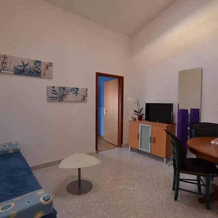 Appartement Two-bedroom In Pula Viii