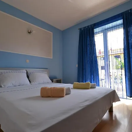 Two-bedroom In Pula Viii * Vintijan