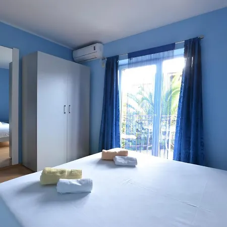 Two-bedroom In Pula Viii *
